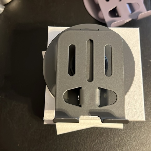 New Aluminum Mobile Phone Stand - Picture 13 of 14